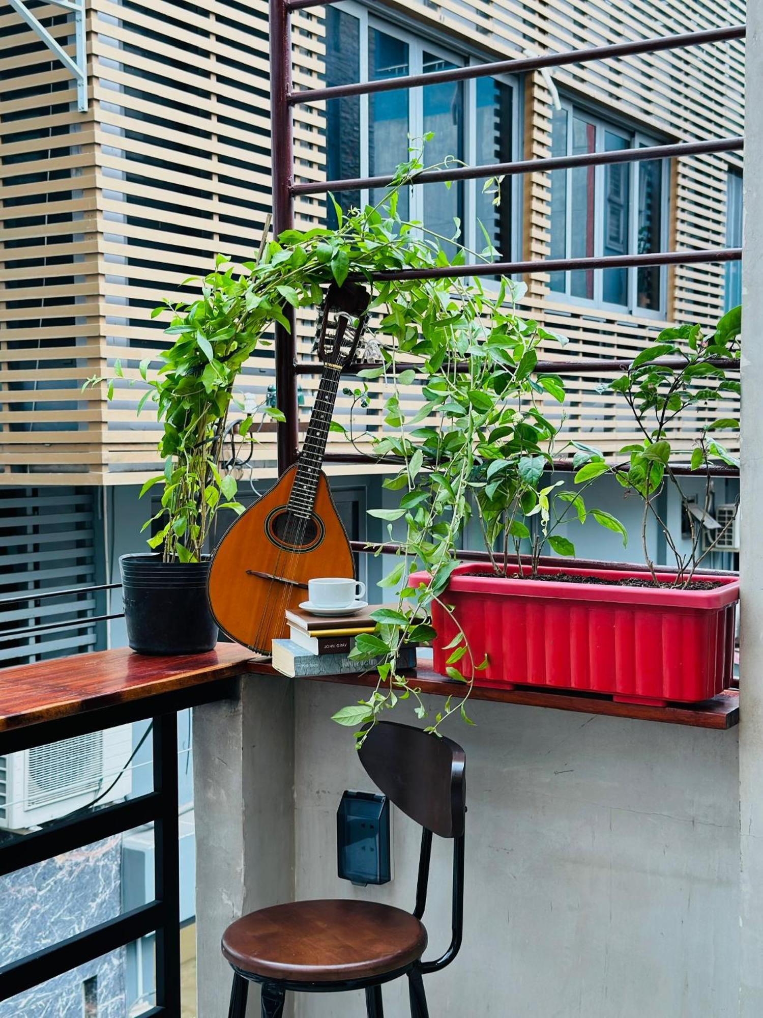 T Zone - Quiet Place, Near China Town,ho Thi Ky Street Food,cafe,beer